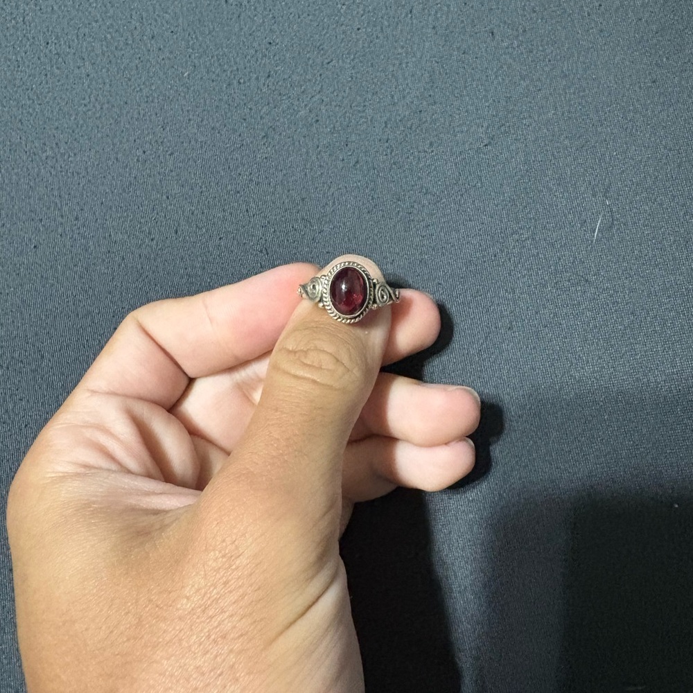 925 ring with stone size ≈8